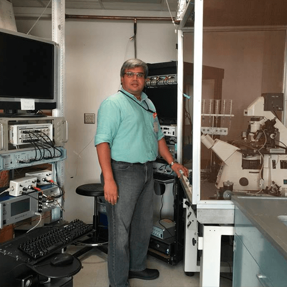 University of Texas uses the Axon Patch-Clamp Systems to evaluate signaling mechanisms