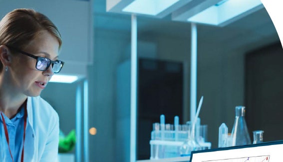 Scentist wolking in GMP/GLP labs