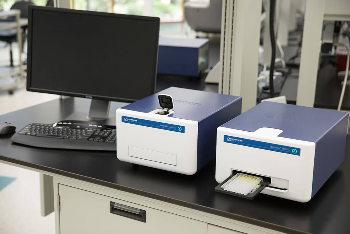 SpectraMax ABS Plus Absorbance Microplate Readers